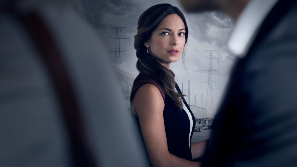 Radio-Canada Joanna Hanley (Kristin Kreuk) a un respect soupçonneux.