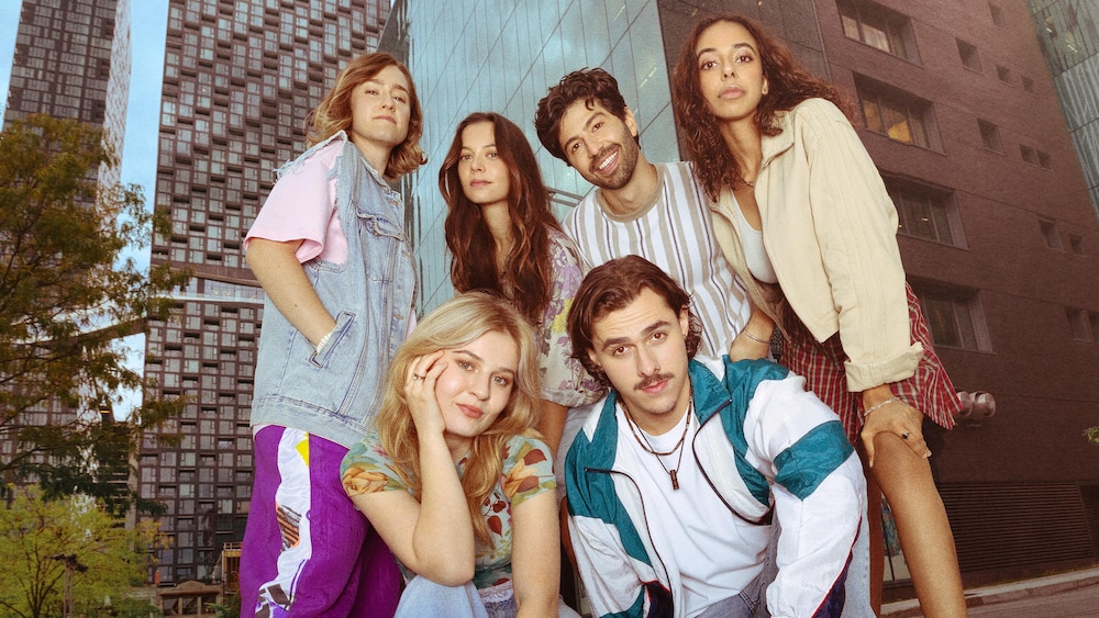 Maude (Maude Cyr Deschênes ), Martine (Clara Bernardo), Farid (Madi Chirara), Ariane (Arielle Mailloux), Bérénice (Marguerite Bouchard) et Colin (Henri Picard). 