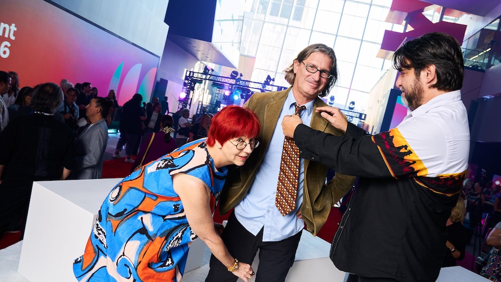 Radio-Canada / Julien Faugère Chantal Lamarre, Jean-René Dufort et MC Gilles de l'émission Infoman.