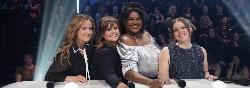 KOTV / Benoit Rousseau L'équipe des filles regarde la caméra en souriant.