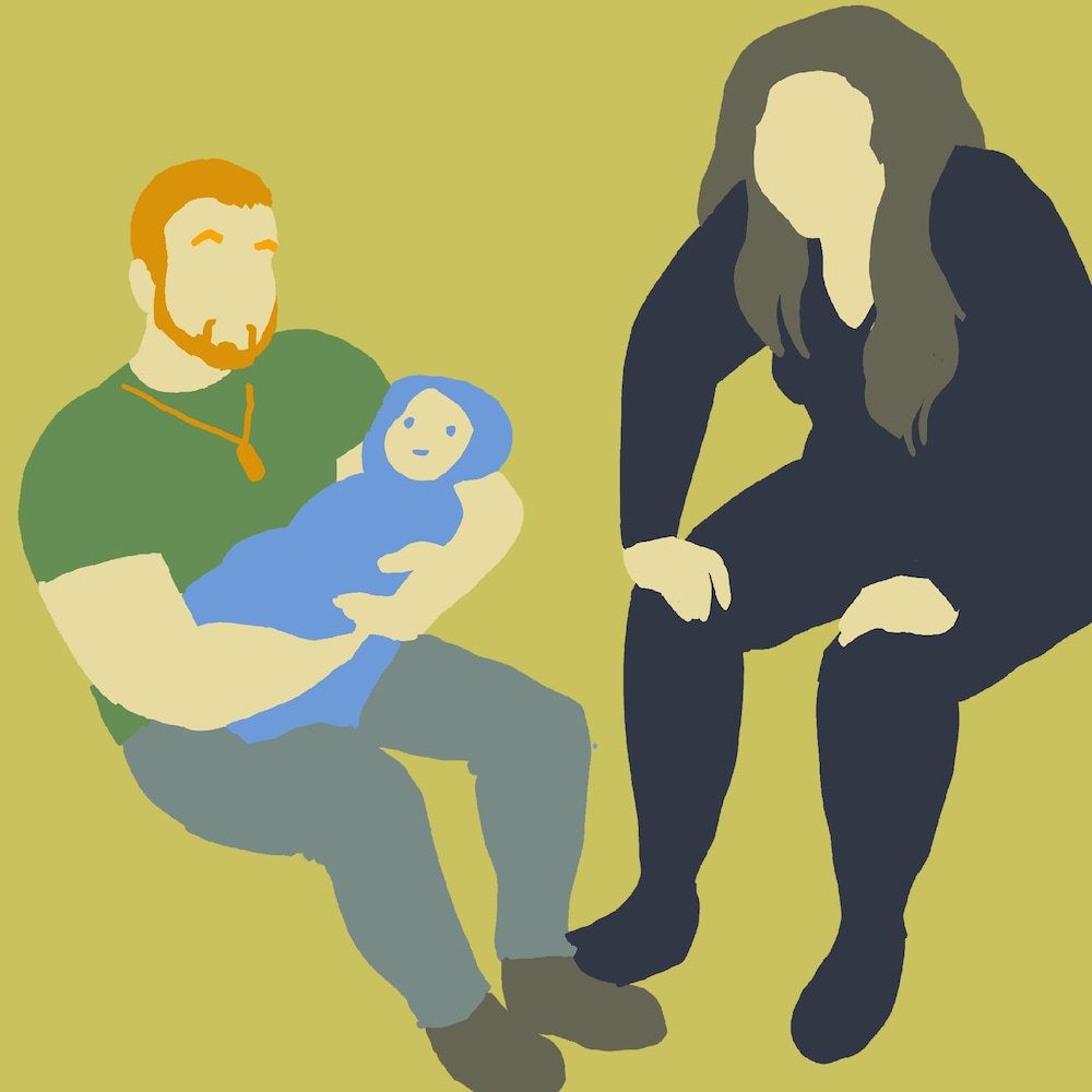 Le dessin d'une femme et d'un homme qui tient un bébé dans ses bras.
