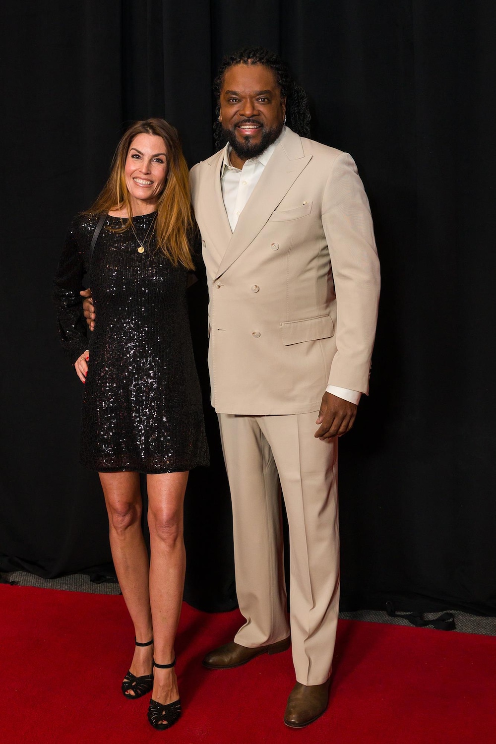 Anthony Kavanagh et sa femme Alexandra sur le tapis rouge des Olivier.
