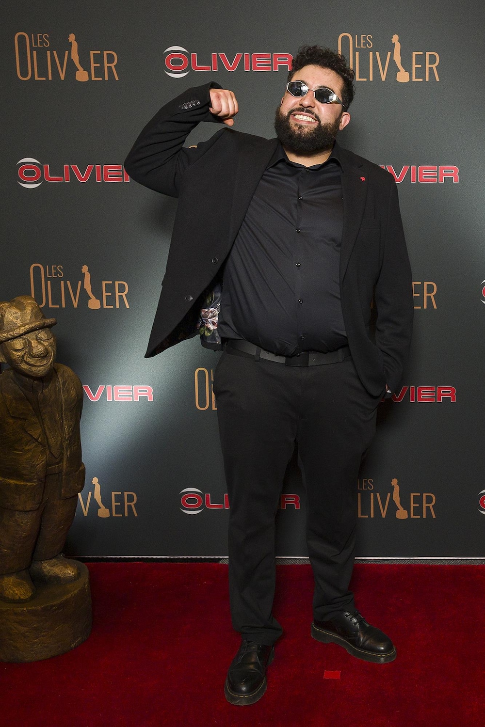 Oussama Fares sur le tapis rouge des Olivier.
