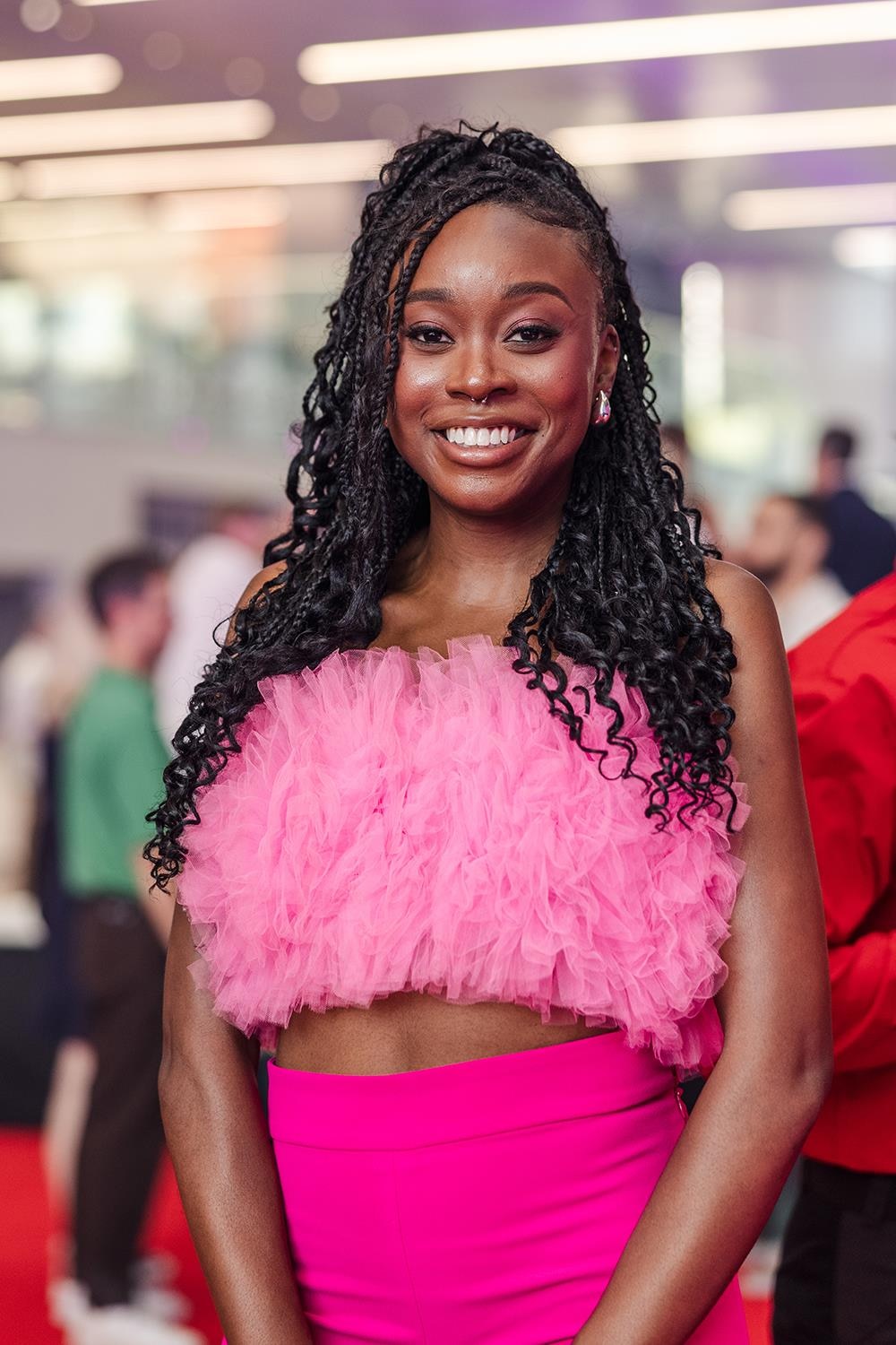 Radio-Canada / Katya Konioukhova Schelby Jean-Baptiste regarde devant elle.