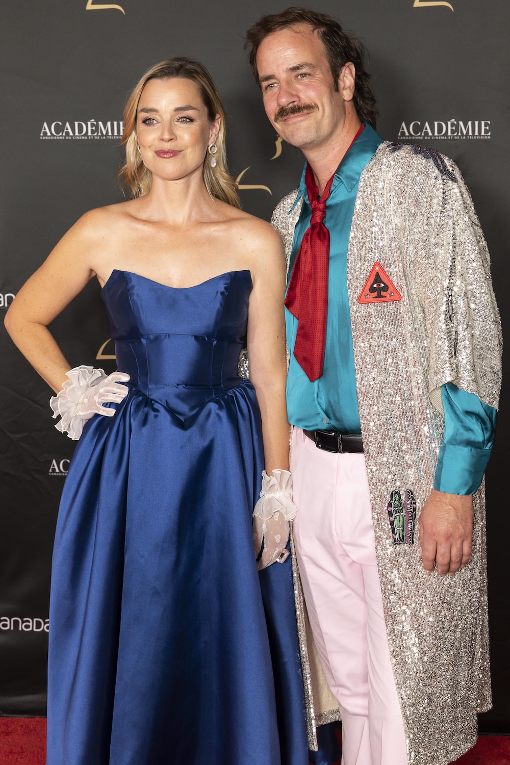 Viviane Audet et Robin-Joël Cool sur le tapis rouge du gala des 41es prix Gémeaux.