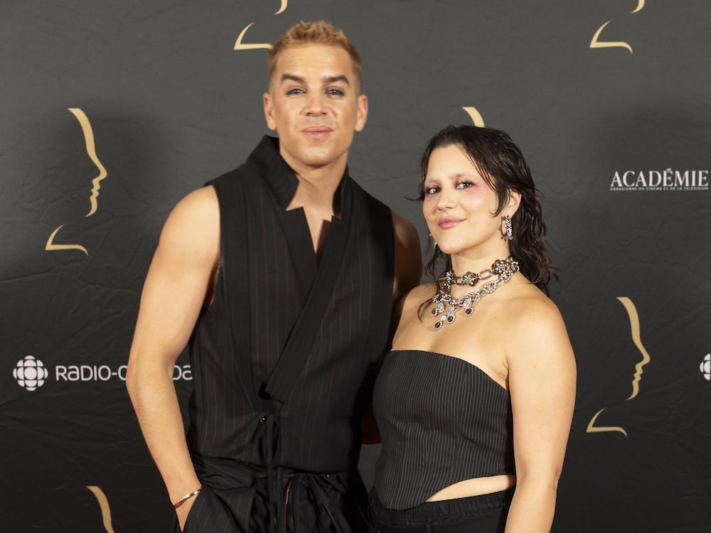 Antoine Pilon et Catherine Brunet sur le tapis rouge - 40es Gala des prix Gémeaux.