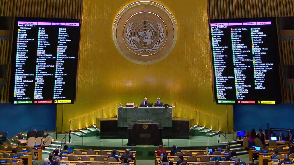 La Asamblea General de la ONU exige un alto el fuego en Gaza y apoya a ...