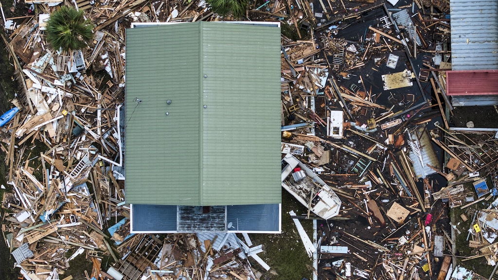 Florida officials give last evacuation warnings for expected Hurricane ...