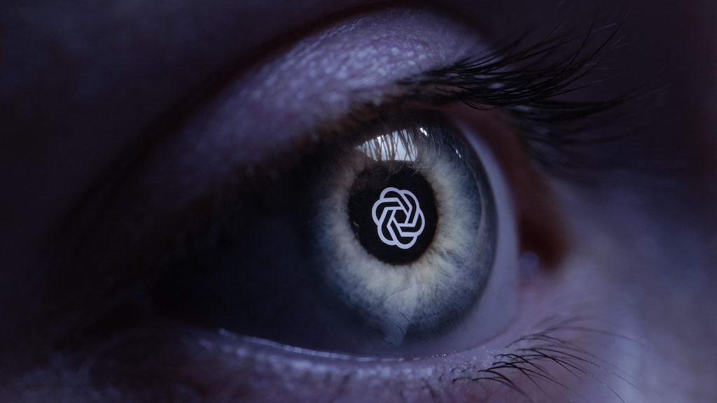 Le logo de ChatGPT dans la pupille d'un oeil.