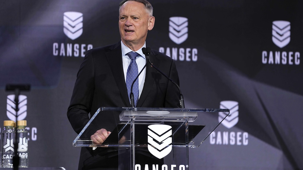 وزير الدفاع الكندي ديفيد ماكغينتي متحدثاً في 27 أيار (مايو) 2026 في معرض ’’كانسيك‘‘ (CANSEC) في العاصمة الفدرالية أوتاوا. وهذا أكبر معرض تجاري للصناعات الدفاعية في كندا.