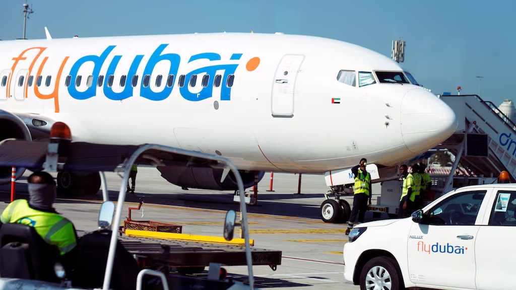 Isang FlyDubai jet makikita sa Dubai International Airport.