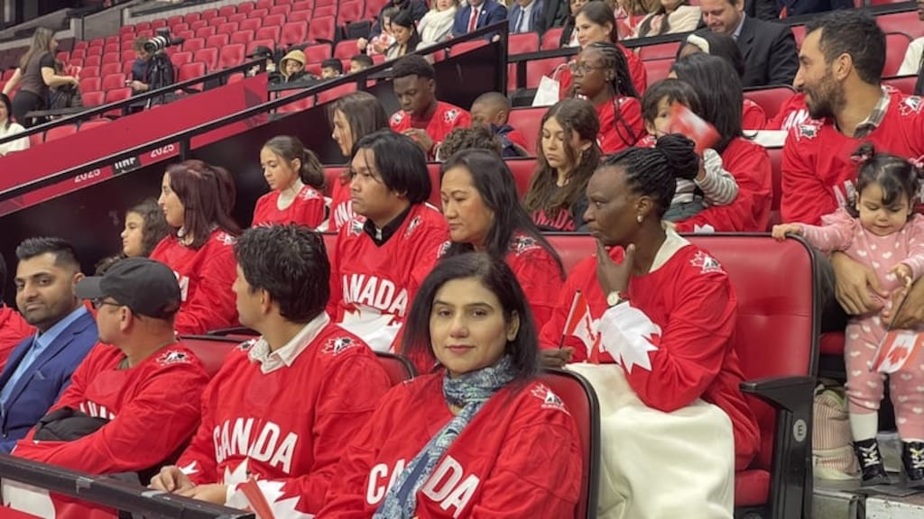 New Canadians get citizenship, hockey jerseys at world juniors ceremony