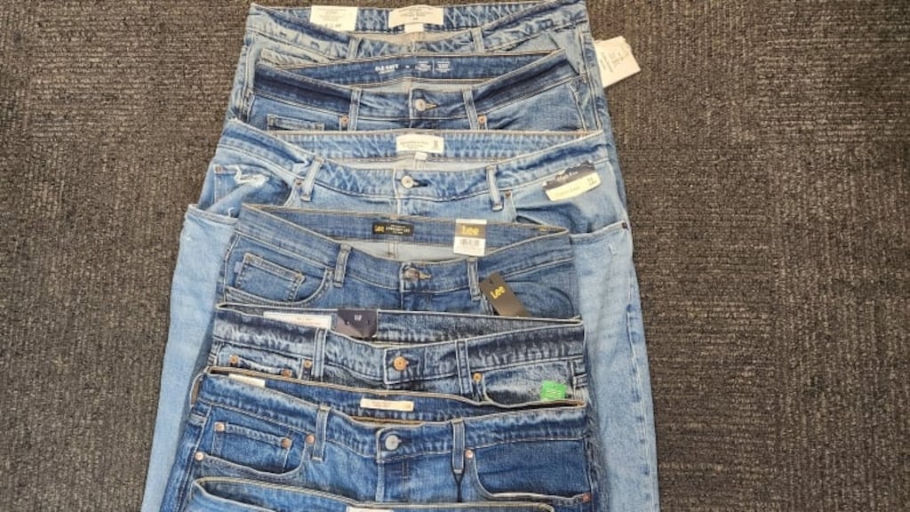 These jeans all say they ll fit a 34 inch waist. Here s why most of them won t Radio Canada