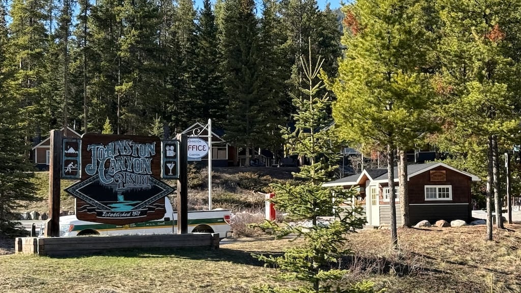 Banff RCMP say U.S. tourist died in accident at Johnston Canyon | Radio ...