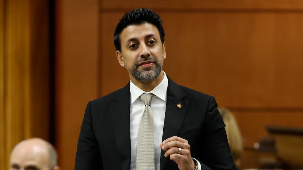 وزير التجارة الدولية الكندي مانيندر سيدهو متحدثاً في مجلس العموم.