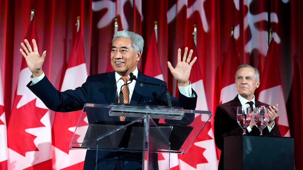 国会议员马荣铮(Michael Ma)和总理卡尼。