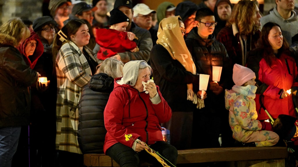 B.C. observes day of mourning after Tumbler Ridge shooting deaths of  students, educator, suspect's family | Radio-Canada.ca