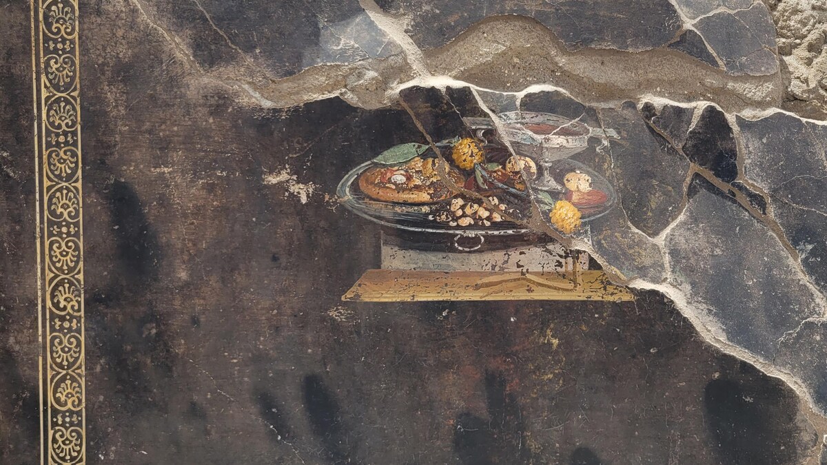 Une fresque de « pizza » antique découverte dans les ruines de Pompéi