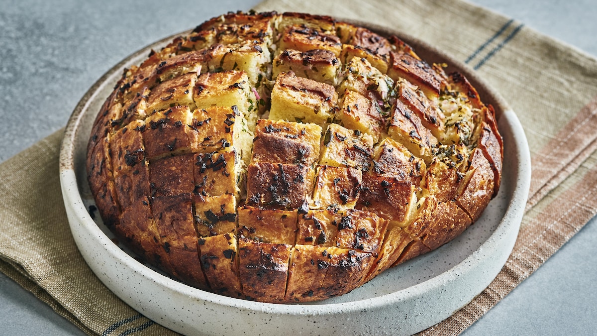 Pain grillé au beurre maître d’hôtel | Mordu