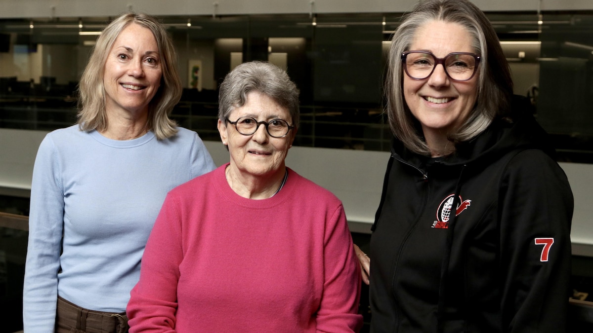 Des hockeyeuses expérimentées racontent leur passion du sport