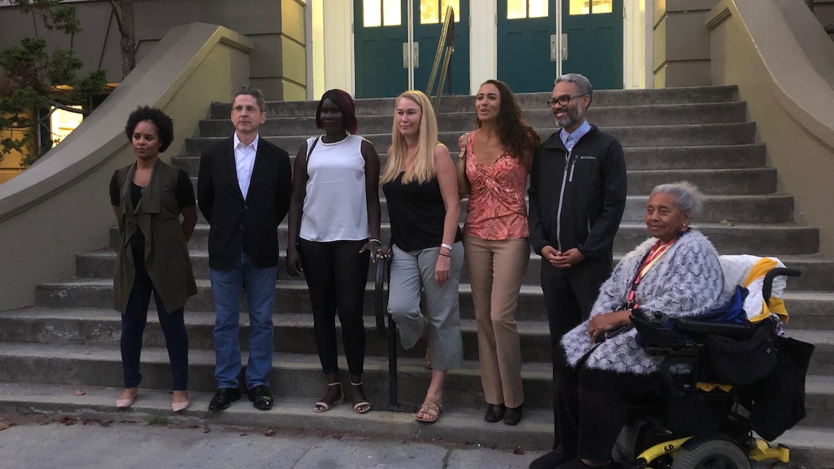 7 membres de la BC Community Alliance.