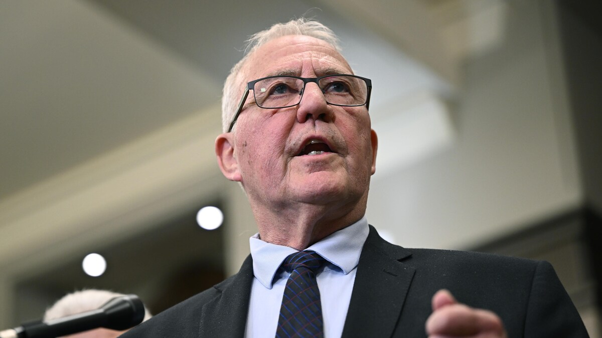 Bill Blair en point de presse.