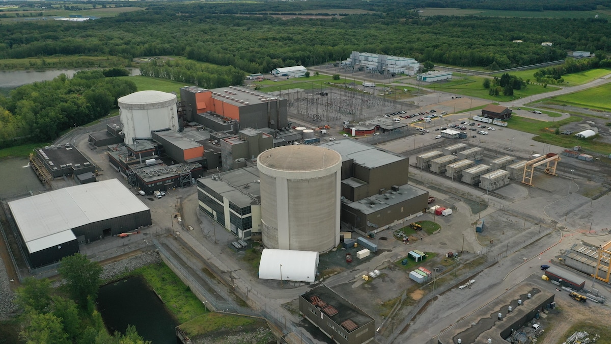 Site de la centrale nucléaire déclassée de Gentilly vue des airs.