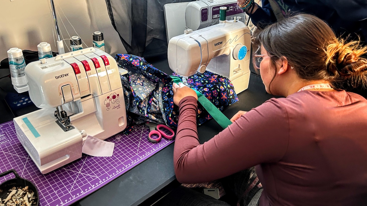 Lot De 4 Cônes De Pin En Céramique Décoratifs, Pour Bûches à Gaz - Ambiance Cosy Et Naturelle