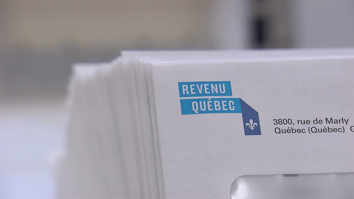 Enveloppes de Revenu Québec.