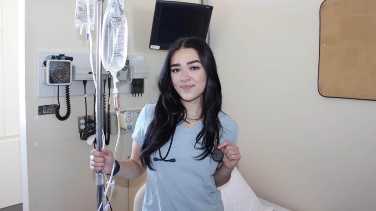 Une étudiante en soins infirmiers se démarque par son leadership