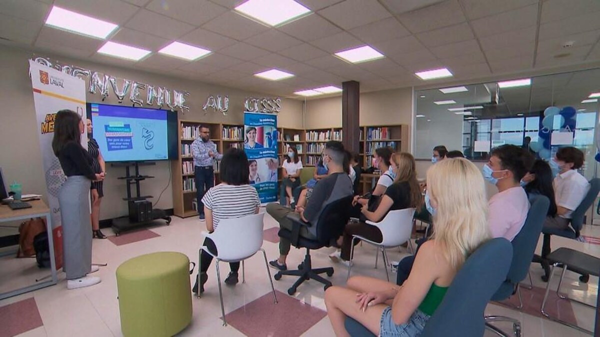 Les 18 étudiants de la cohorte de médecine de Lévis sont accueillis à l’hôpital de l’Hôtel-Dieu de Lévis. Ils étudieront, ici, pendant les trois prochaines années.