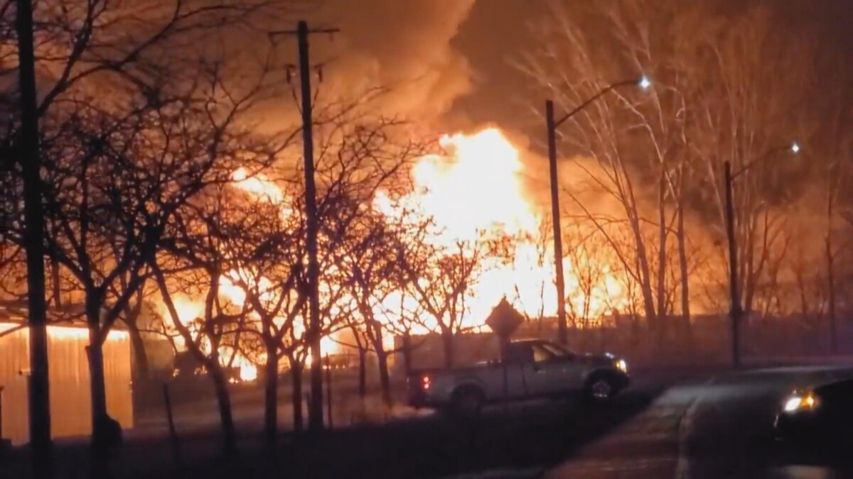 Incendie des explosions à St. Catharines.