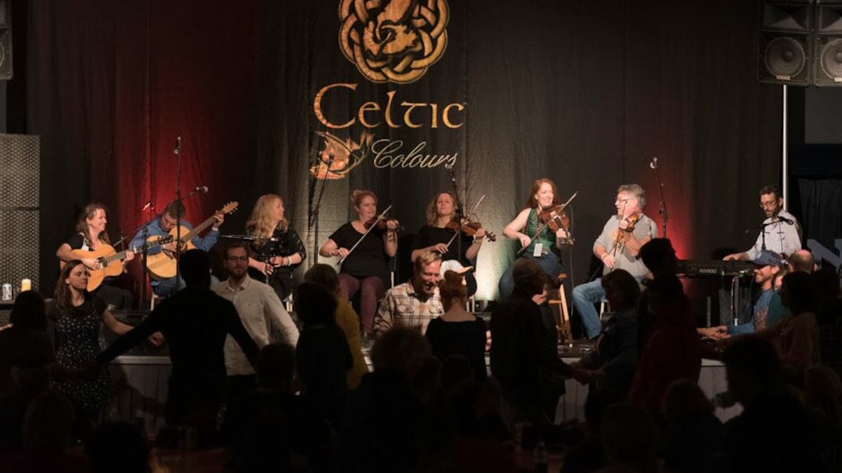 Le Festival Celtic Colours bat son plein : 30 ans de musique et de retrouvailles au Cap-Breton