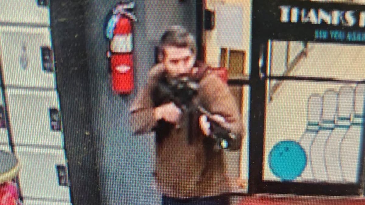 La police a publié une photo d’un suspect en lien avec l'événement.