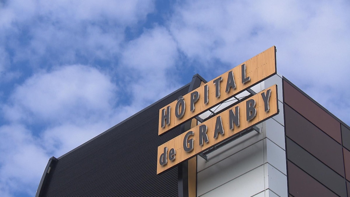 La façade de l'Hôpital de Granby.