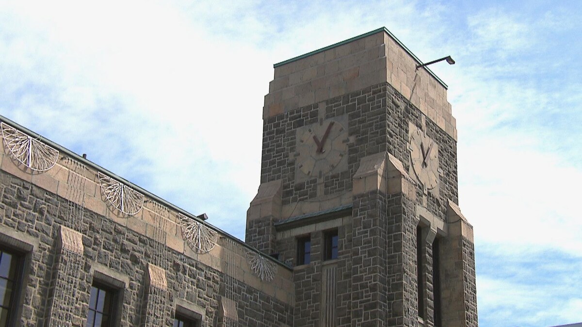 Horloge réparée Le téléjournal SaguenayLacSaintJean