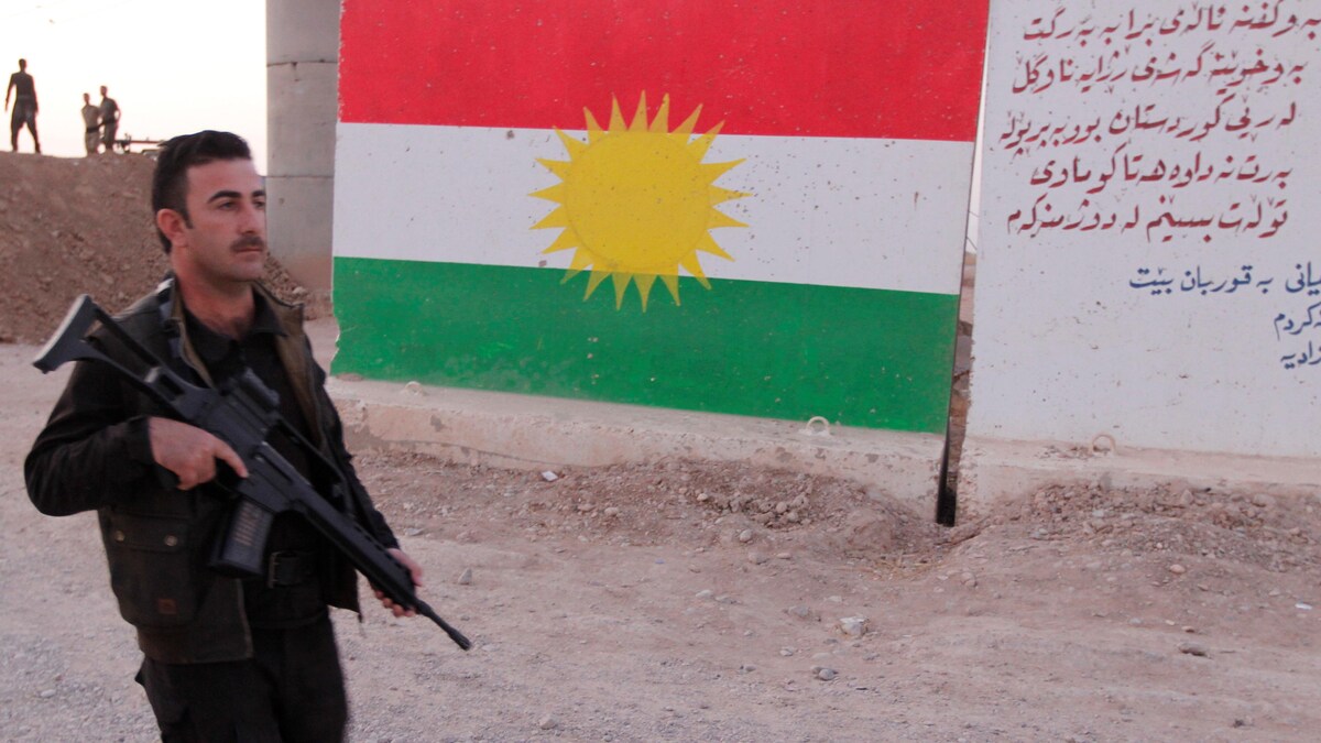 Un combattant peshmerga kurde dans le sud-ouest de Kirkouk
