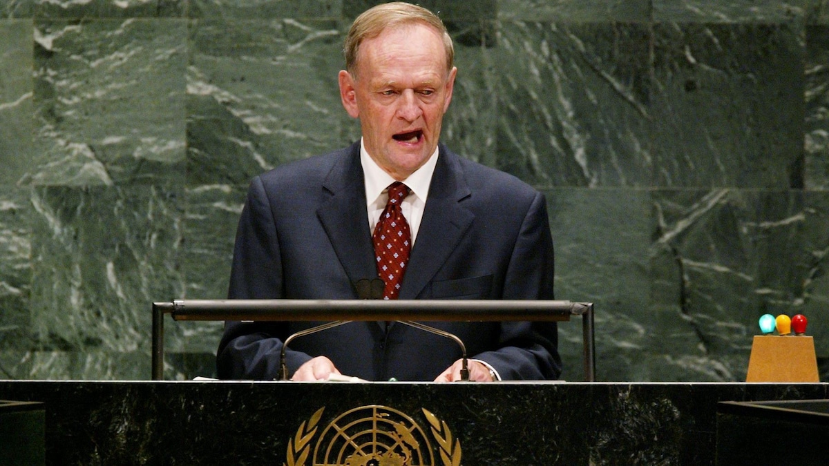 Jean Chrétien prend la parole devant l'Assemblée générale des Nations unies.