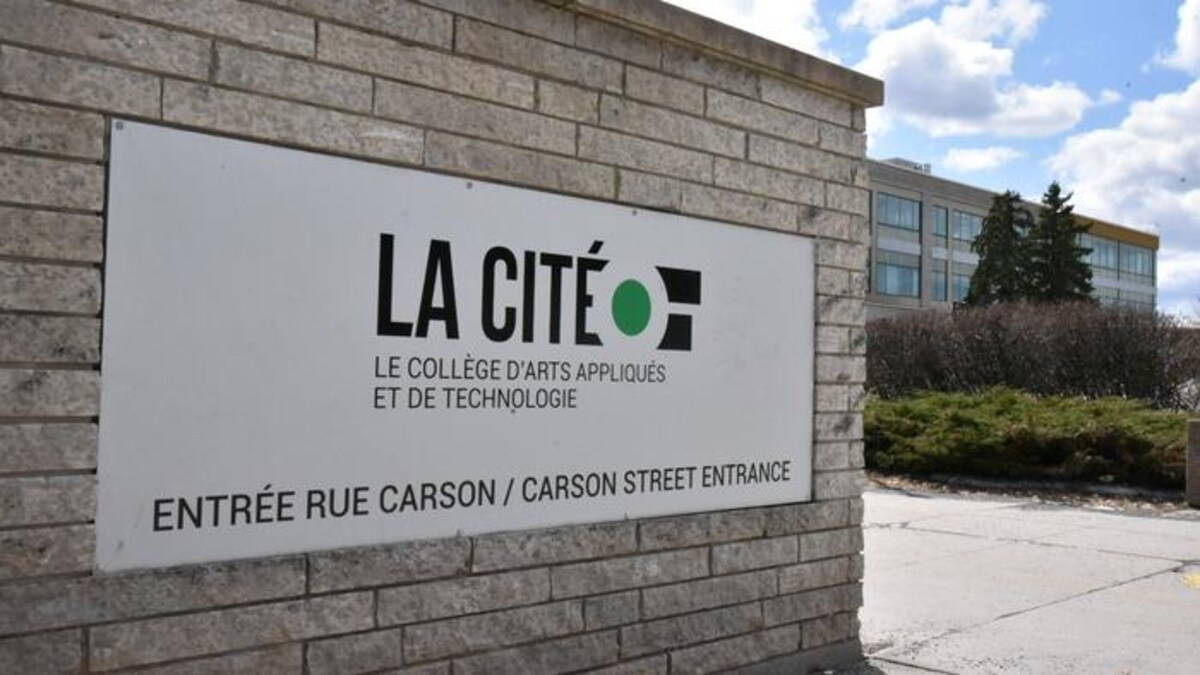 Vue extérieure du Collège La Cité à Ottawa