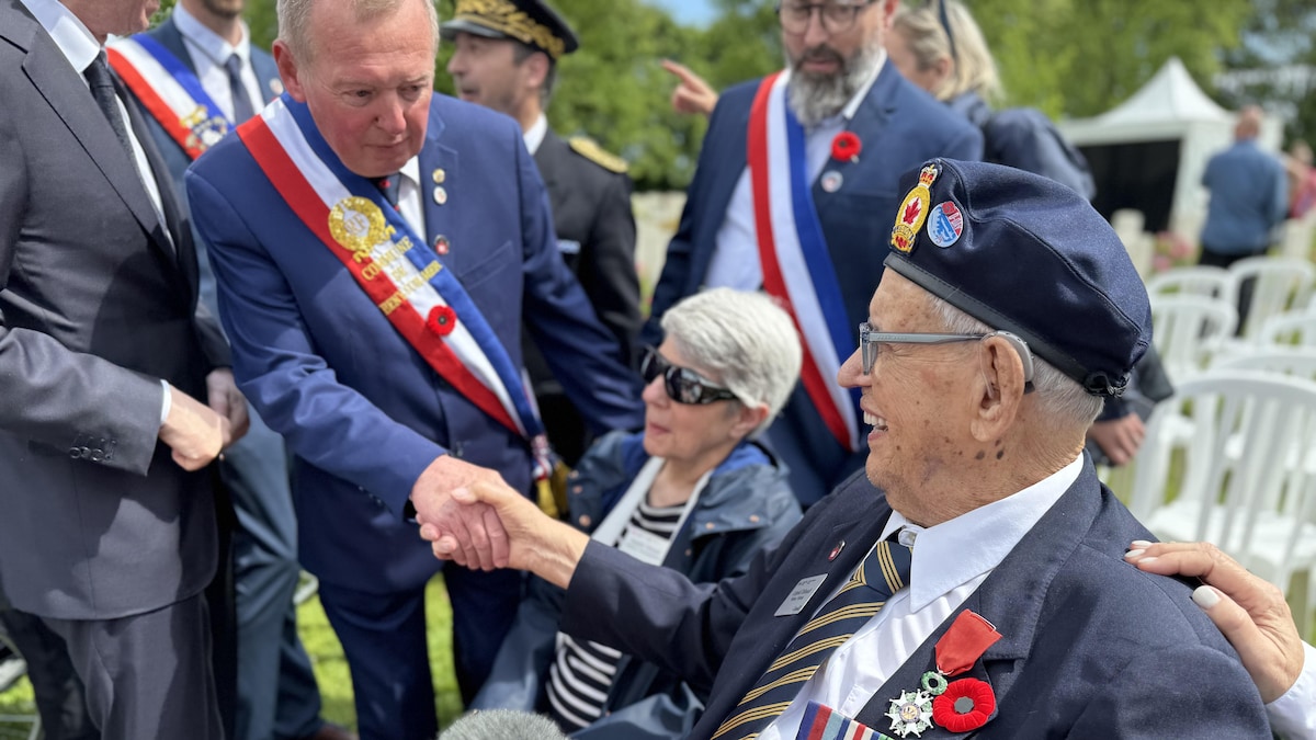 Le maire de Bény-sur-Mer a rendu hommage au vétéran canadien Léopold Thibeault.