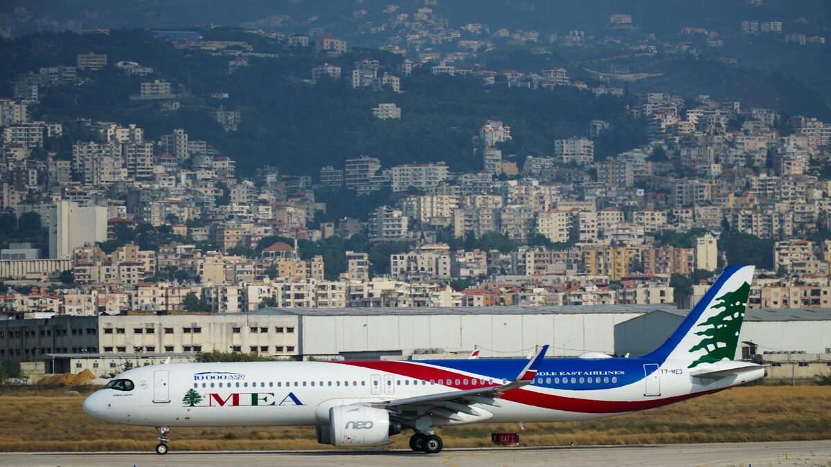 Un avion stationné sur le tarmac de l'aéroport de Beyrouth.