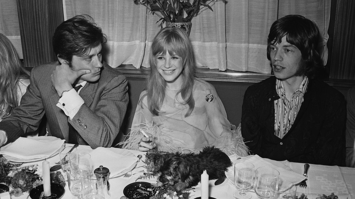 https://images.radio-canada.ca/q_auto,w_1200/v1/ici-info/16x9/marianne-faithfull-alain-delon-mick-jagger.jpg