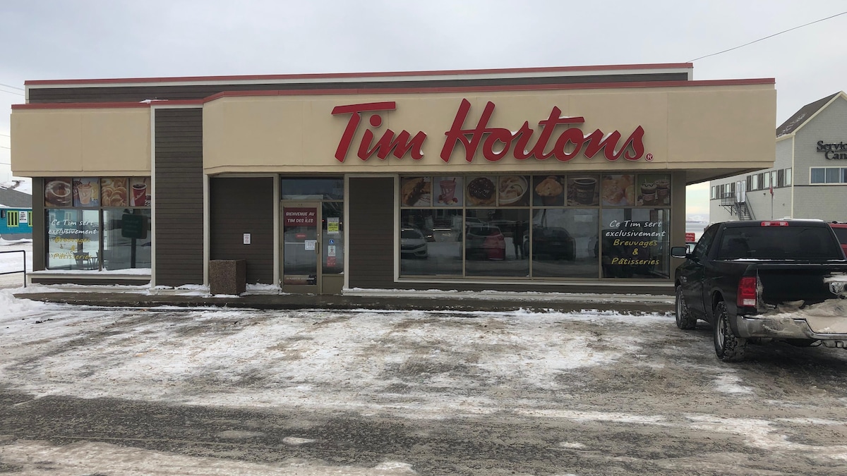 Fermeture du Tim Hortons des Îles-de-la-Madeleine : pourquoi s’agit-il d’un lieu important?
