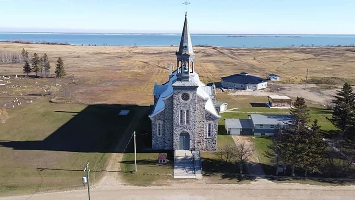 L'église Notre-Dame-des-Sept-Douleurs vue depuis un drone.