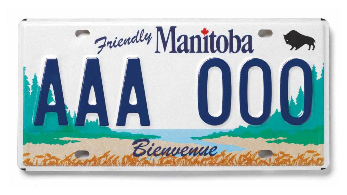 Un exemple de plaque bilingue en vigueur au Manitoba.