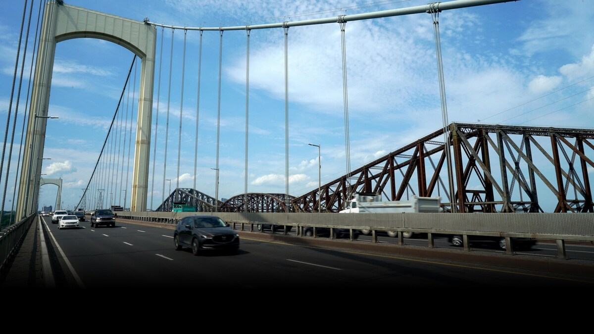 120 000 automobilistes utilisent le pont Pierre-Laporte chaque jour.                           