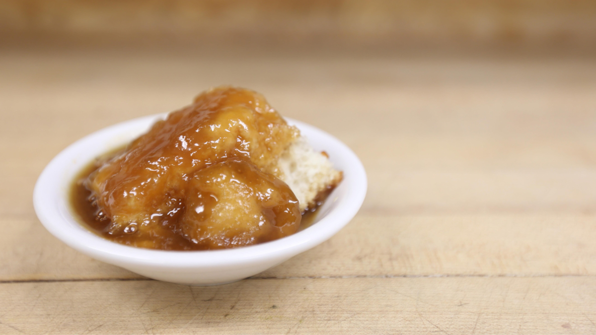 La main à la pâte : du pudding chômeur au pudding aux dattes