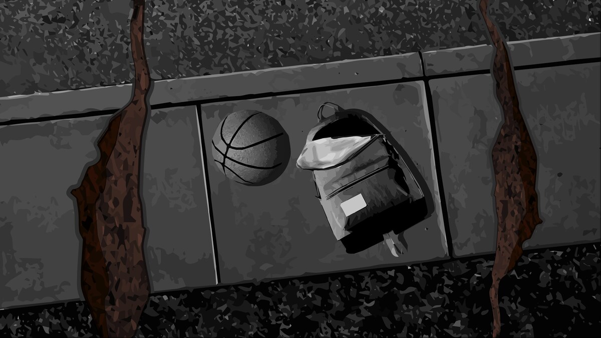 Un trottoir sur lequel se trouve un sac à dos ouvert et un ballon de basketball avec deux obstacles.