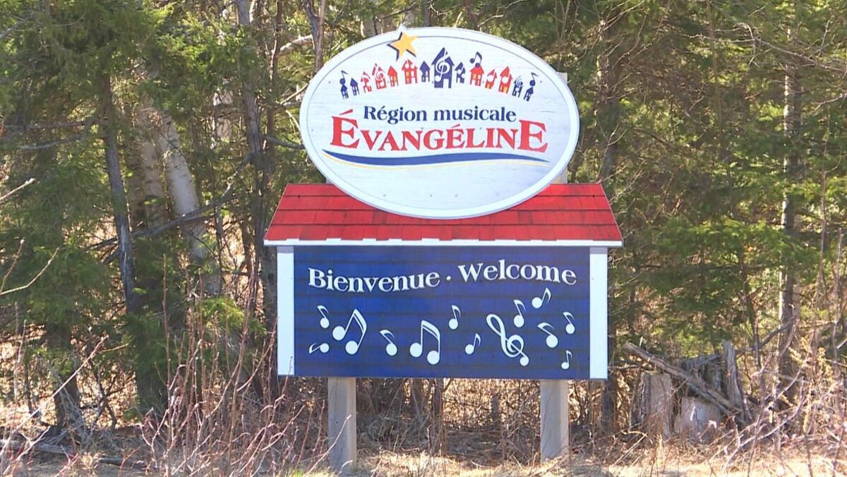Une enseigne de bienvenue dans la région acadienne Évangéline à l'Île-du-Prince-Édouard.
