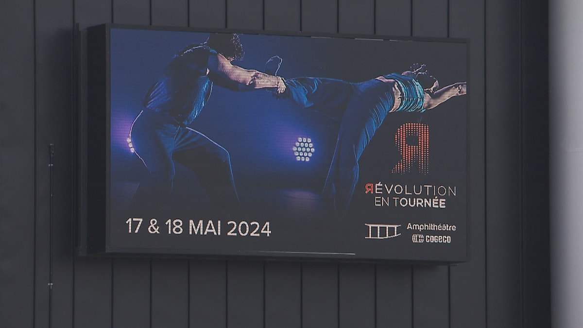 Une affiche disant que le spectacle se termine le 18 mai 2024.